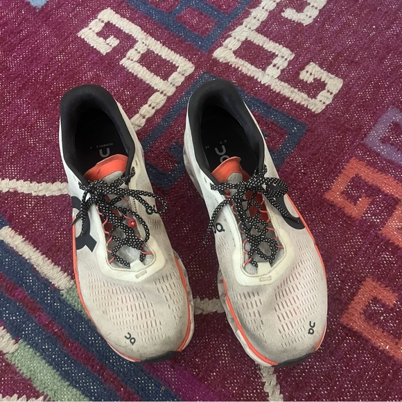 On Cloudmonster - men’s 10, women’s 11.5 - Picture 1 of 4